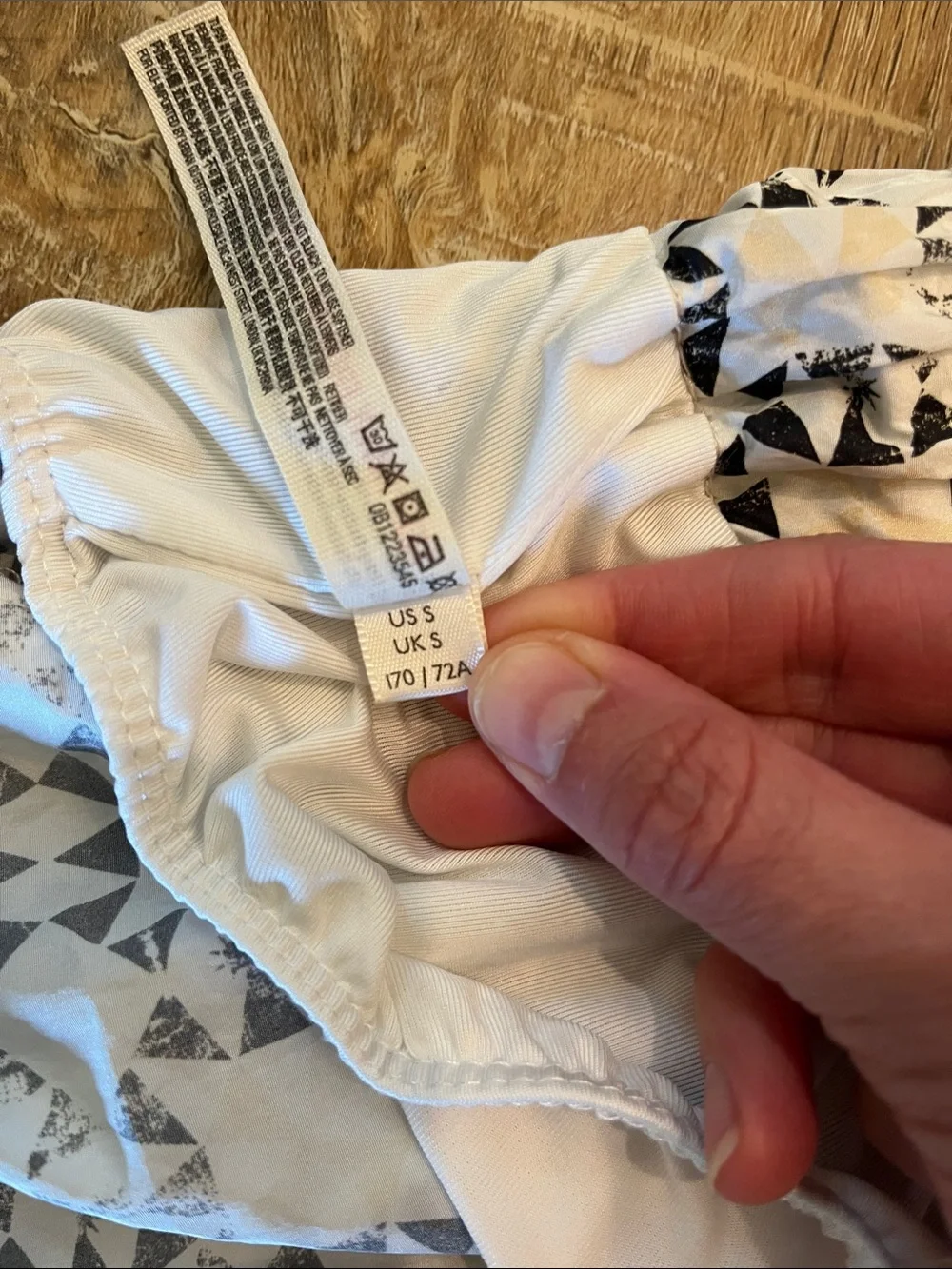 FP Movement The Way Home Shorts Size Small White Black Patterned Activewear - Picture 10 of 13